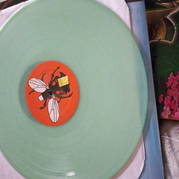 DJ QBERT SUPERSEAL IN THE FOURTH DIMENSION,  GLOW IN THE DARK & BLACK VINYL. - Picture 3 of 8